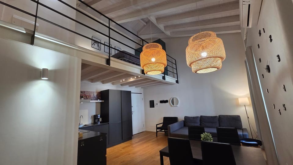 TV and multimedia, Kitchen or kitchenette, Living room, Seating area