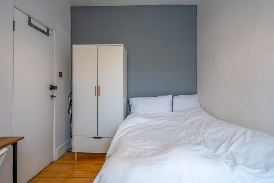 Bed, Bedroom, wardrobe