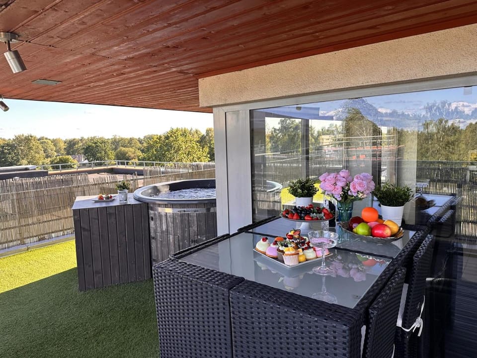 Delux Penthouse & SPA Apartment in Riga