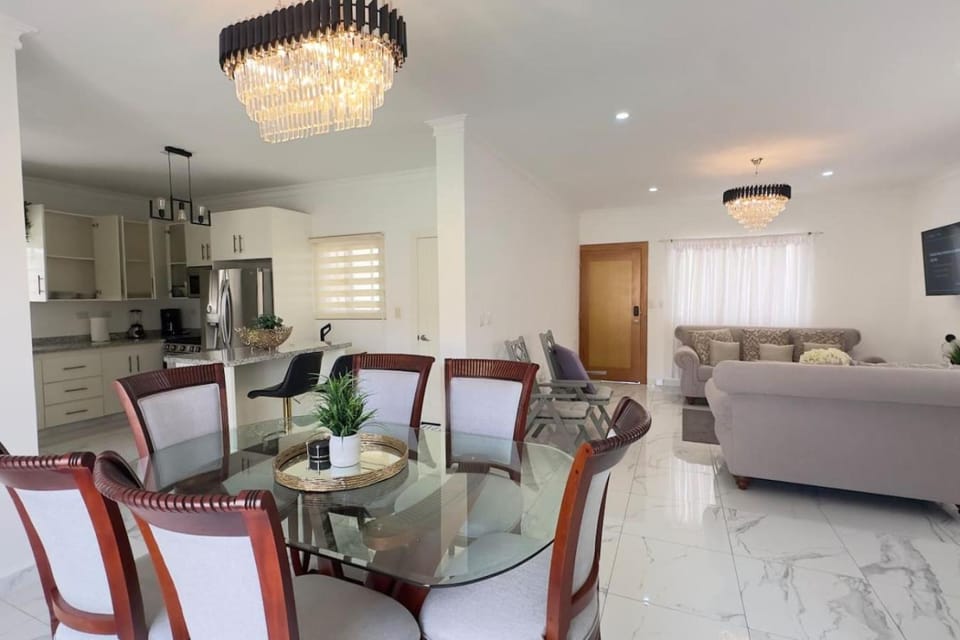 TV and multimedia, Kitchen or kitchenette, Living room, Seating area, Dining area, minibar