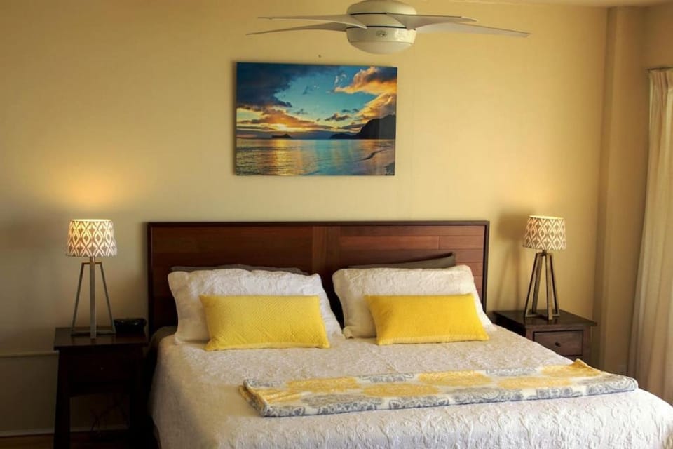 1224- Ilikai Collection 3- Luxury Condo and Beach Views House in Honolulu