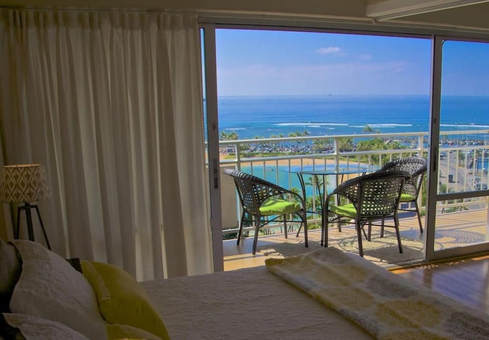 1224- Ilikai Collection 3- Luxury Condo and Beach Views House in Honolulu