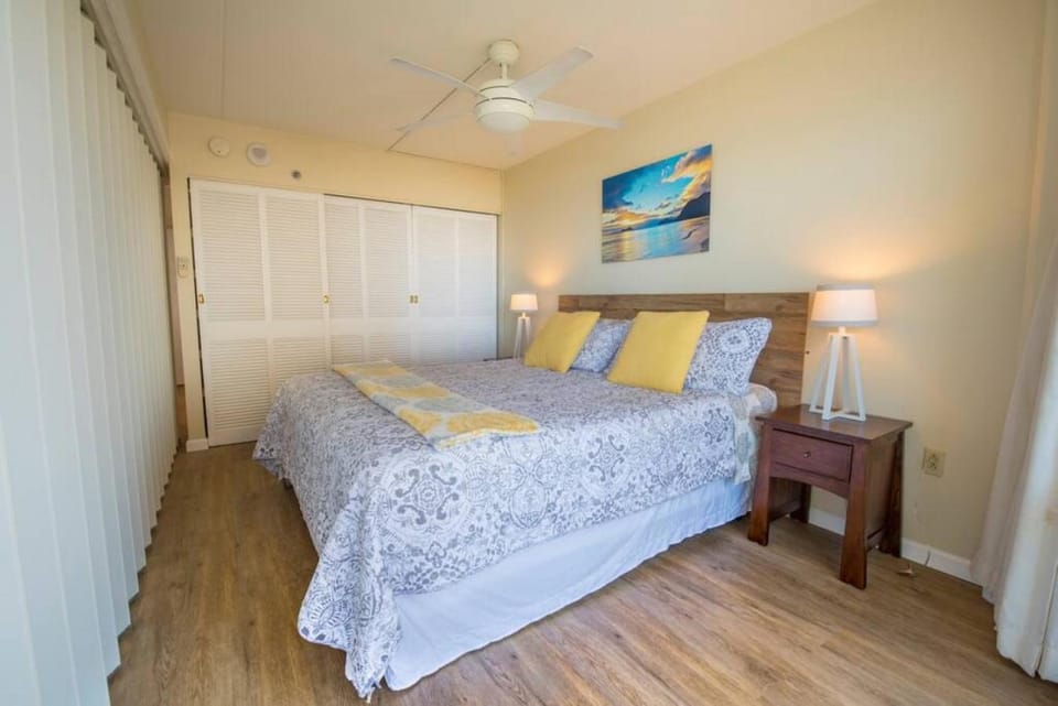 1224- Ilikai Collection 3- Luxury Condo and Beach Views House in Honolulu