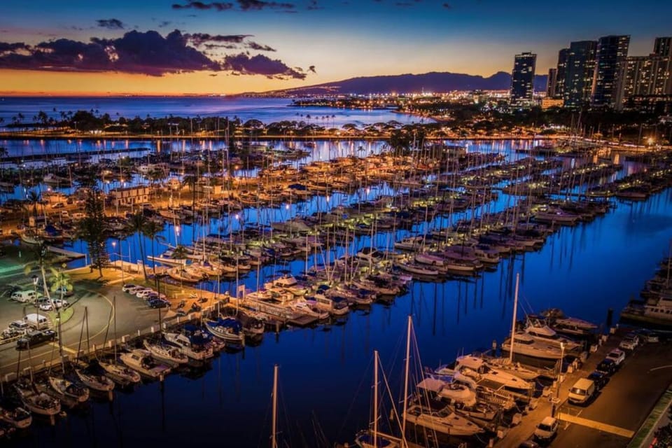 1341- Ilikai Collection 7- Gorgeous Sunset and Beachfront Condo Apartment in Honolulu