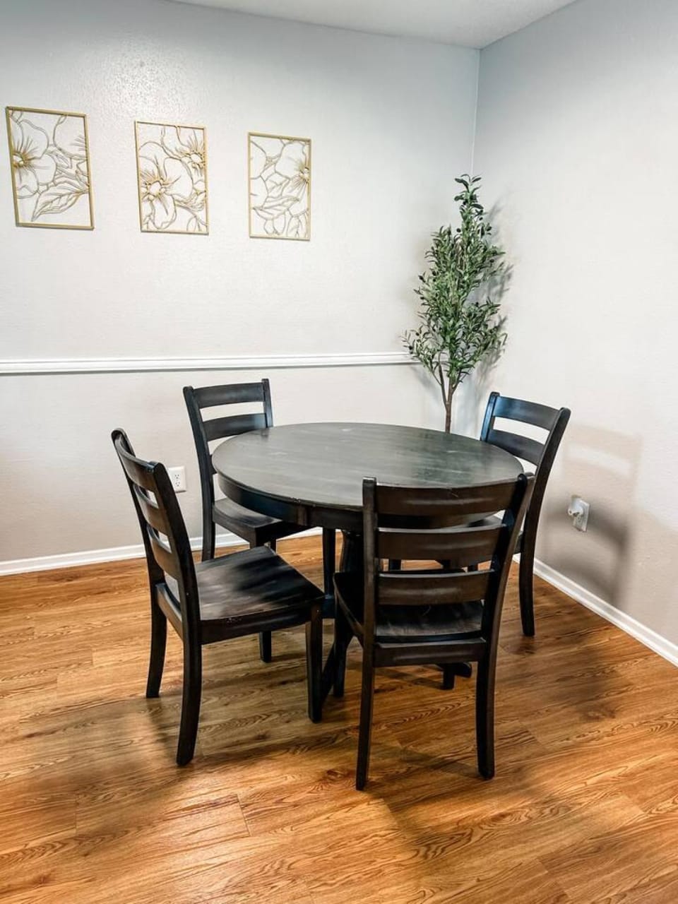Bright and Spacious Townhome Near Parks and Dining House in Addicks