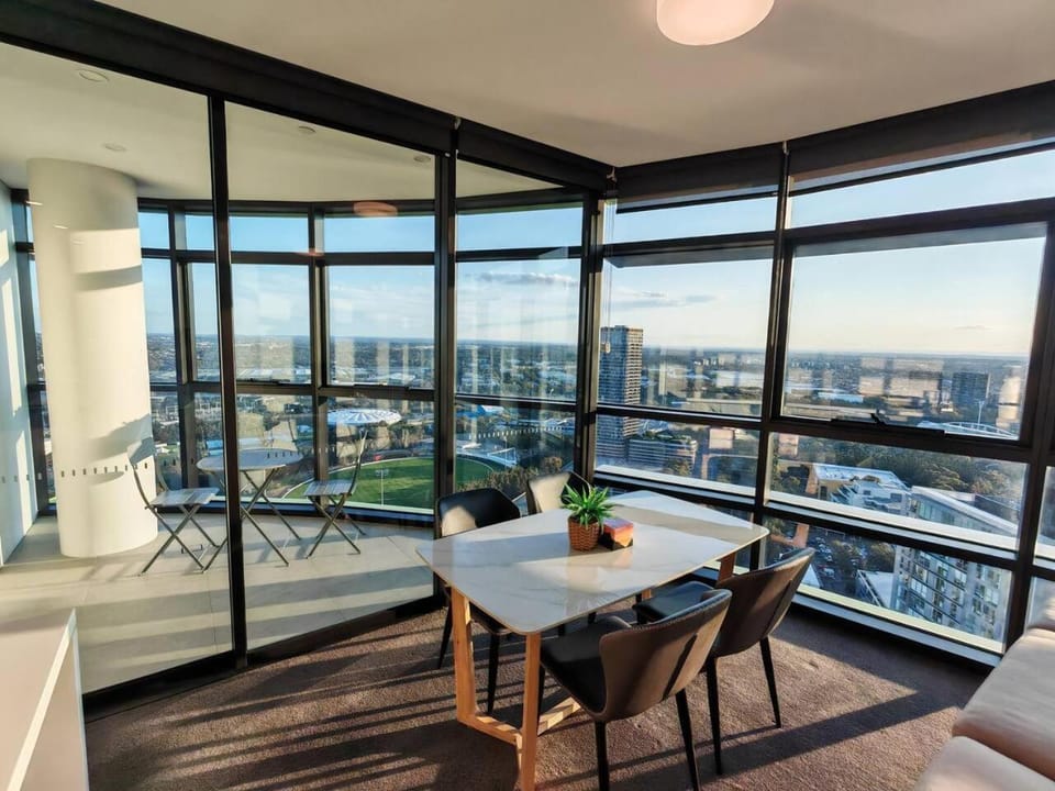 View (from property/room), Living room, Seating area, Dining area