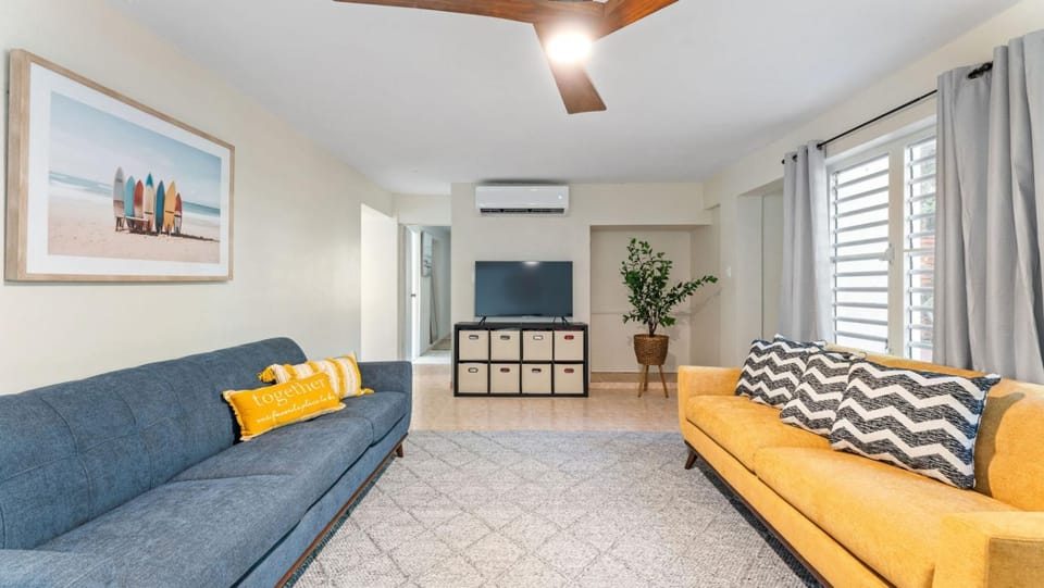 Apt 413- Walk to the beach, plaza and restaurants House in Rincón