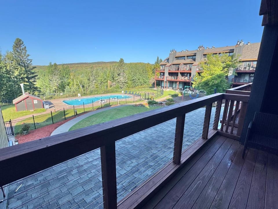 Updated Ski-In/Ski-Out Condo | Hot Tub & Pool House in Lutsen