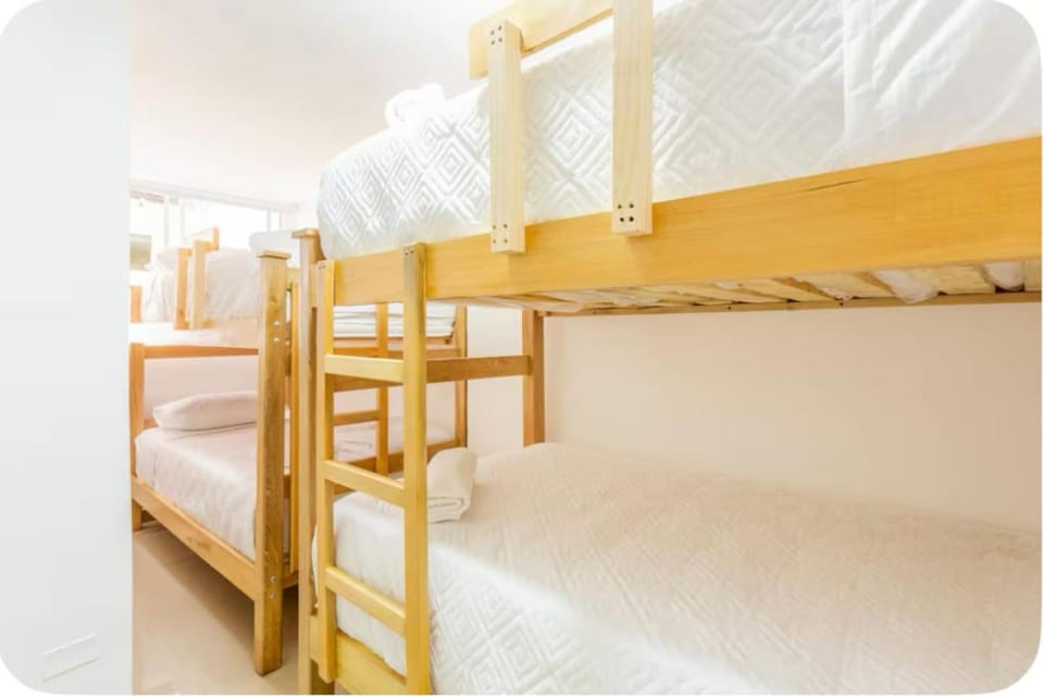 Bed, bunk bed, towels