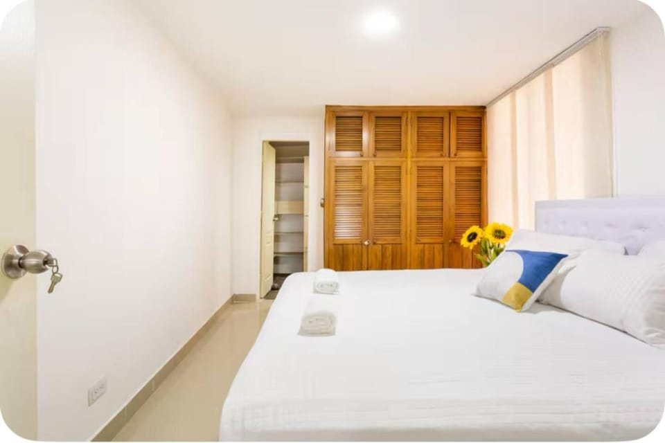 Bed, Bedroom, towels, wardrobe