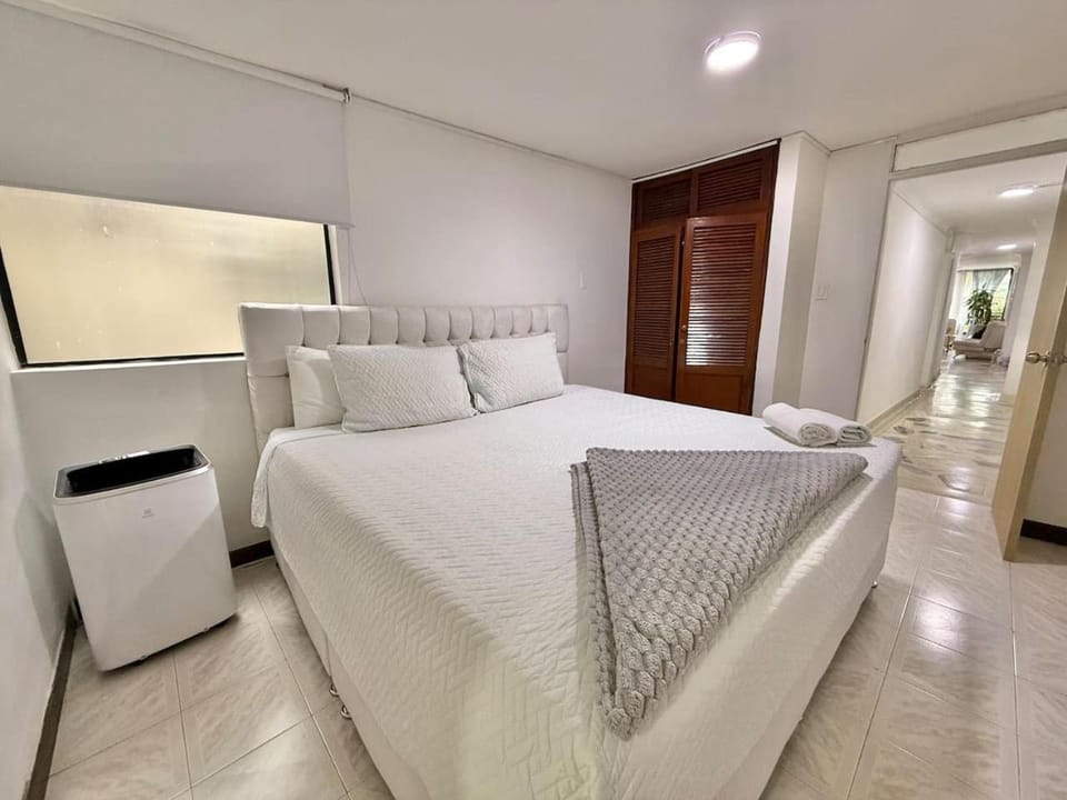 Bed, Bedroom, towels, air conditioner
