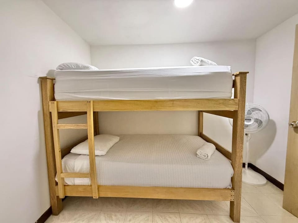 Bedroom, bunk bed, towels