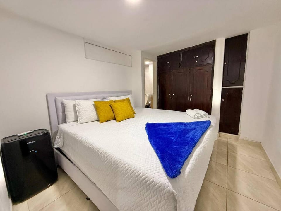 Bed, Bedroom, wardrobe, air conditioner