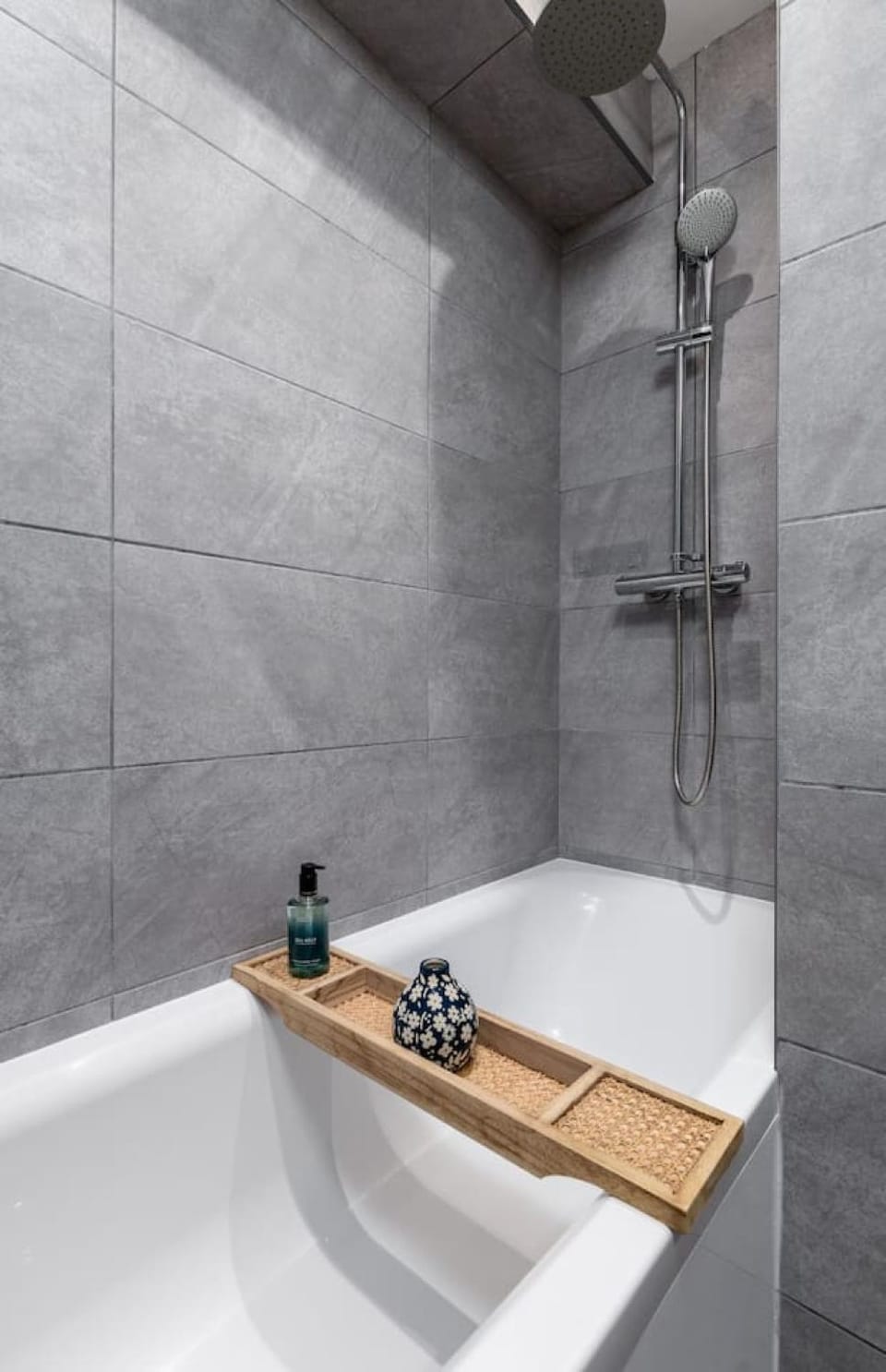 Stirlings Hidden and Tranquil Studio Apartment House in Stirling
