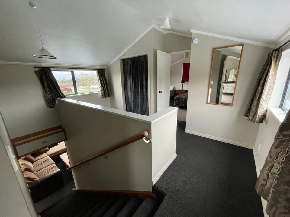 Glacier Barn House House in Franz Josef / Waiau
