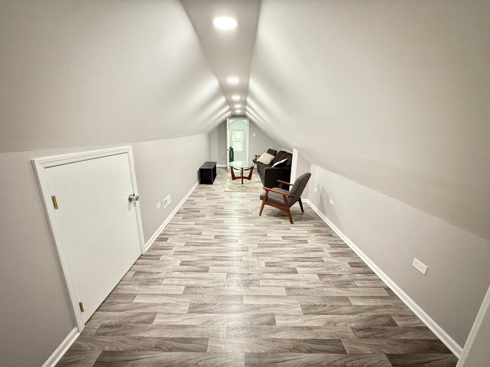 BEST PLACE TO STAY - Close to Downtown! - FREE PARKING! Vacation rental in Chicago