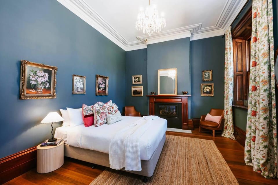Bed, Other, Decorative detail, Bedroom