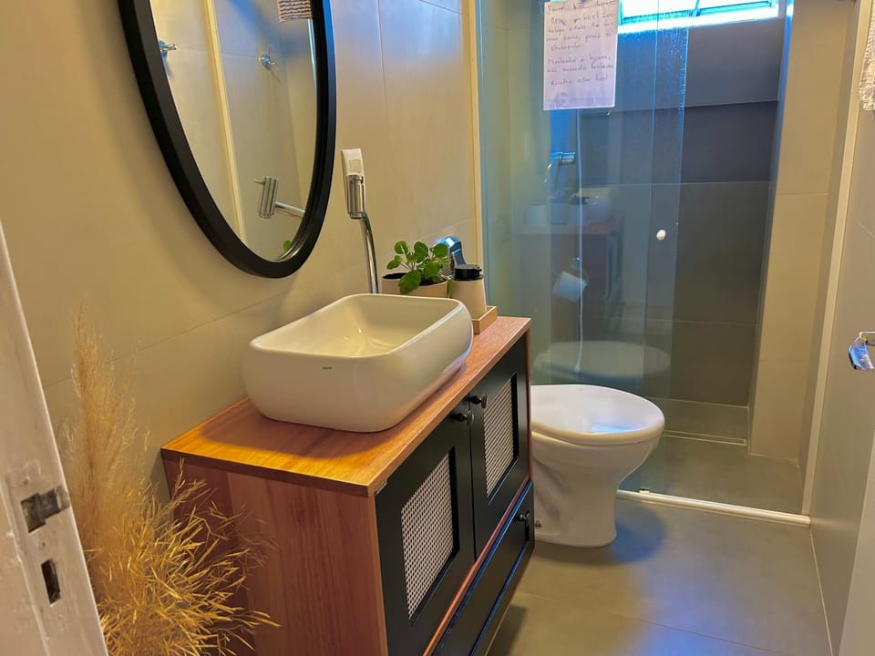 Sacada vista mar, famílias ou home office, wi fi rápido, climatizado Apartment in Camboriú