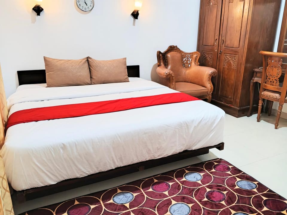 Bed, Photo of the whole room, Bedroom, wardrobe