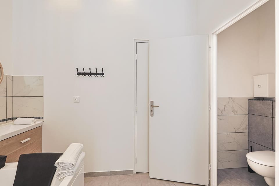 Toilet, Bathroom
