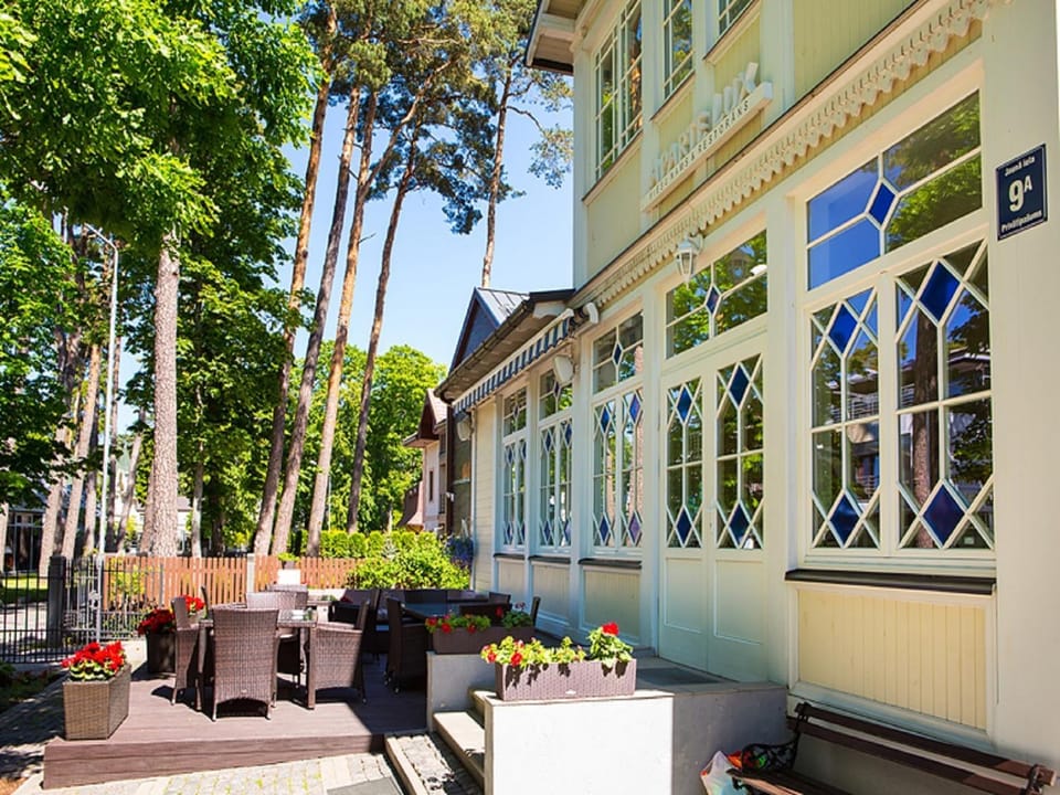 Facade/entrance, Balcony/Terrace
