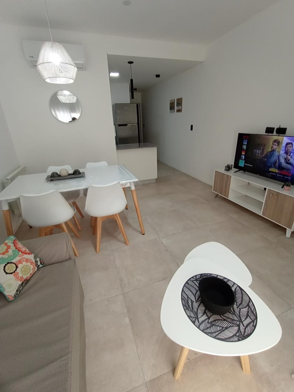 TV and multimedia, Seating area, Dining area