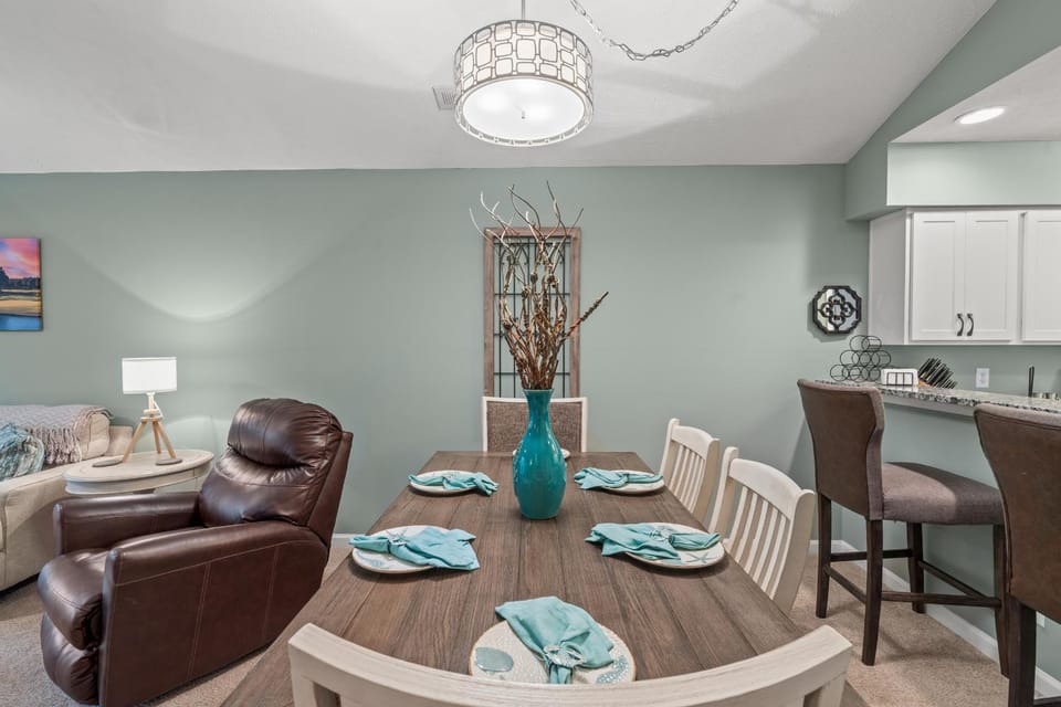 Living room, Dining area