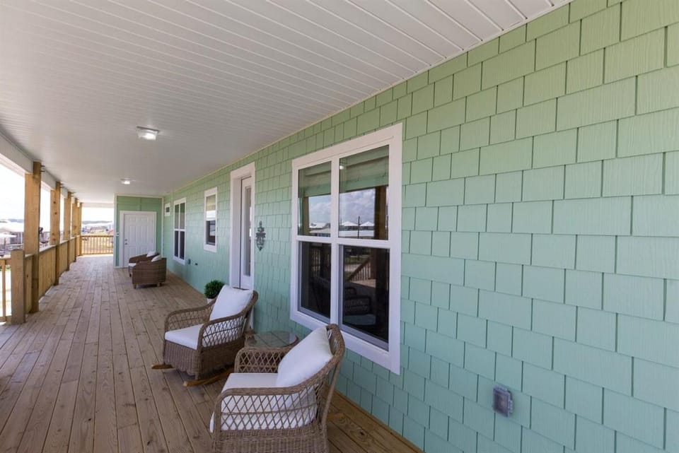 Quarter Deck Family Escape House in Dauphin Island
