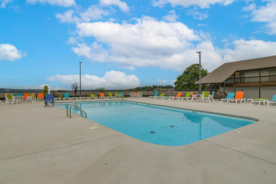 Table Rock Lake Retreat: Steps to Water & Pools! House in Kimberling City