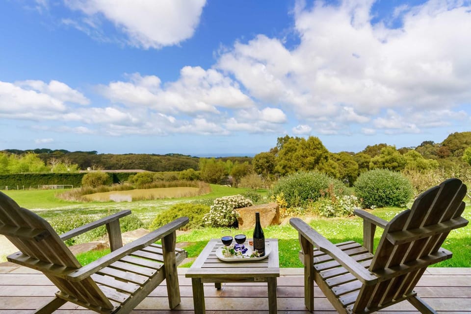 Coast n' Country - Bay Views Pool Games House in Red Hill