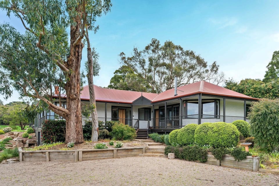 Coast n' Country - Bay Views Pool Games House in Red Hill