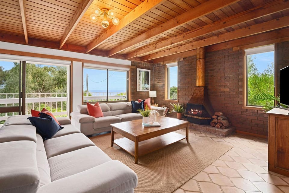 Bayview Retro - Garden Patio Games Beach House in Melbourne