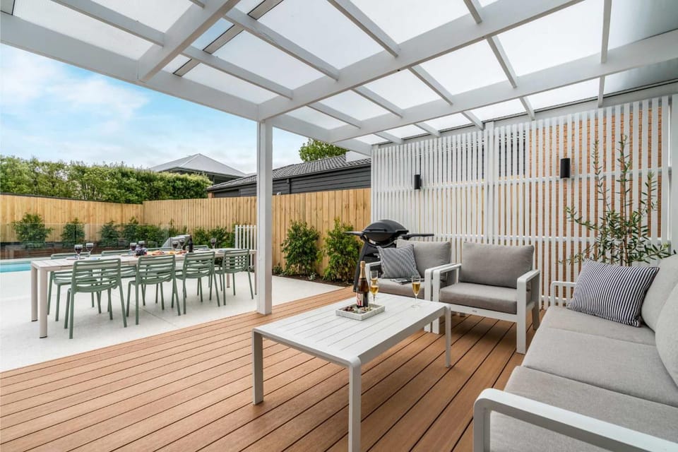 Seaspray Cottage - Heated Pool Beach House in Rosebud
