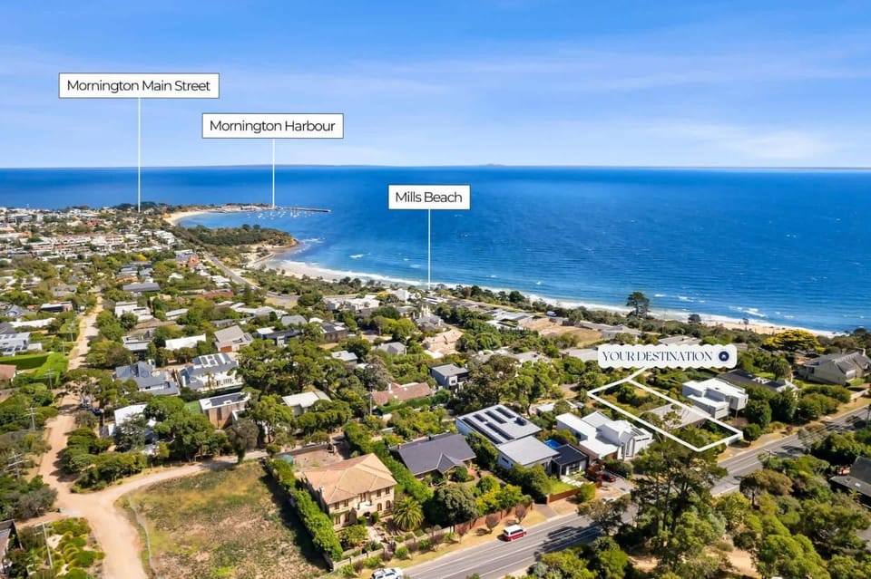 Bayview Luxury - Main St & Beach Cosy Fireplace House in Mornington