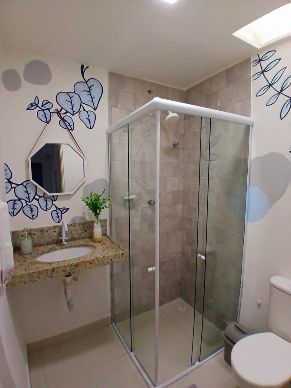 Shower, Toilet, Bathroom, Decorative detail