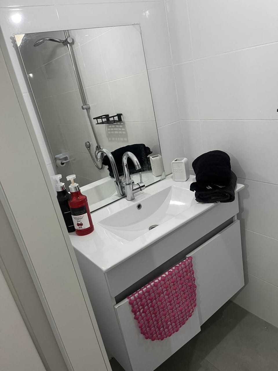 Bathroom, towels