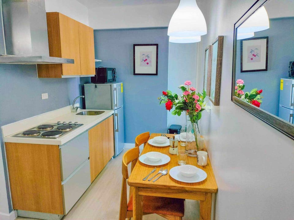 Azure Place Maui 8th floor Apartment in Paranaque
