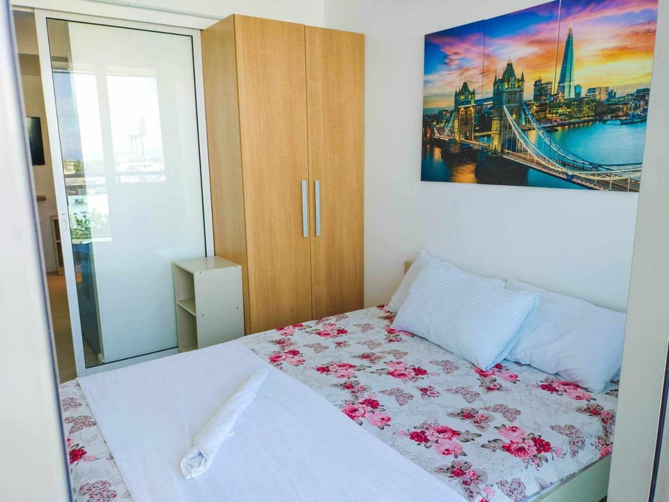Azure Place Maui 8th floor Apartment in Paranaque