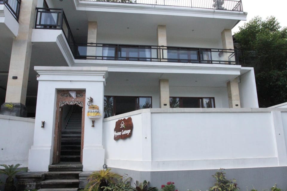 Property building, Restaurant/places to eat, Day, View (from property/room), Balcony/Terrace