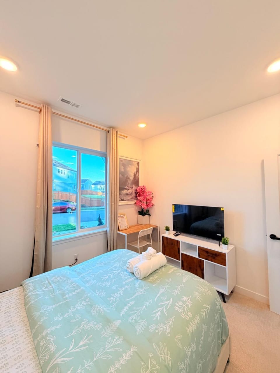 Cozy Private Room, Room 1, Near Seattle and Mt Rainier, Quiet and Comfy Stay Vacation rental in King County