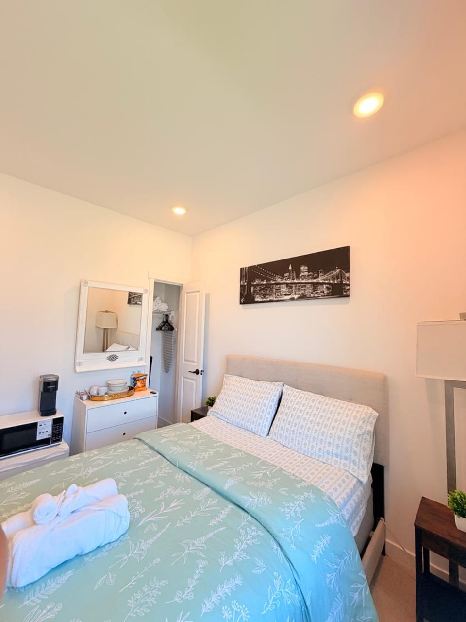 Cozy Private Room, Room 1, Near Seattle and Mt Rainier, Quiet and Comfy Stay Vacation rental in King County