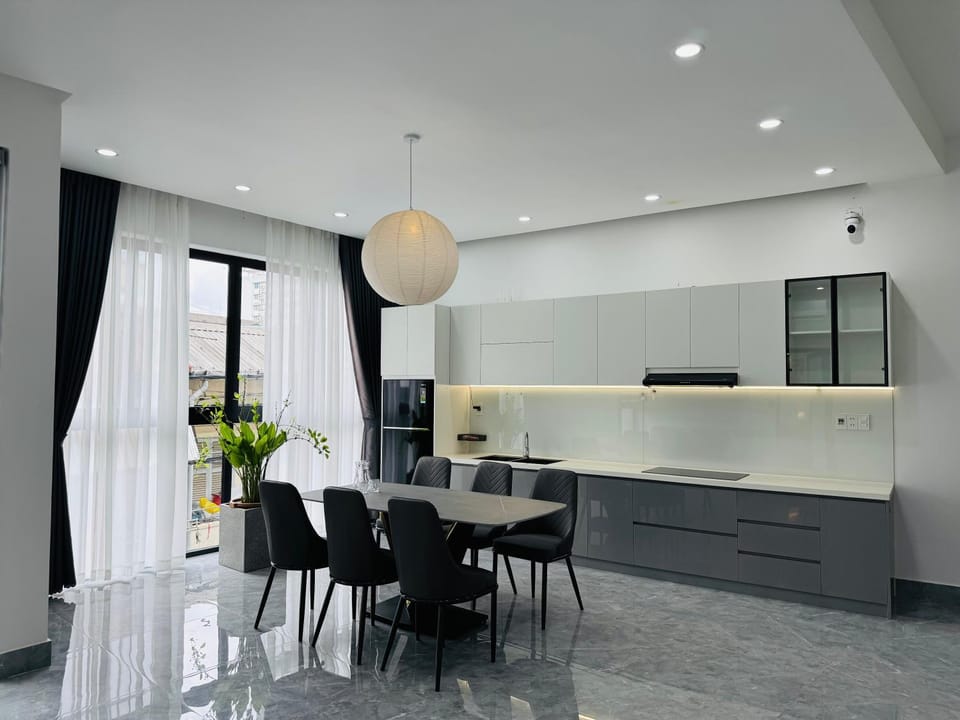 Kitchen or kitchenette, Living room, Seating area, Dining area