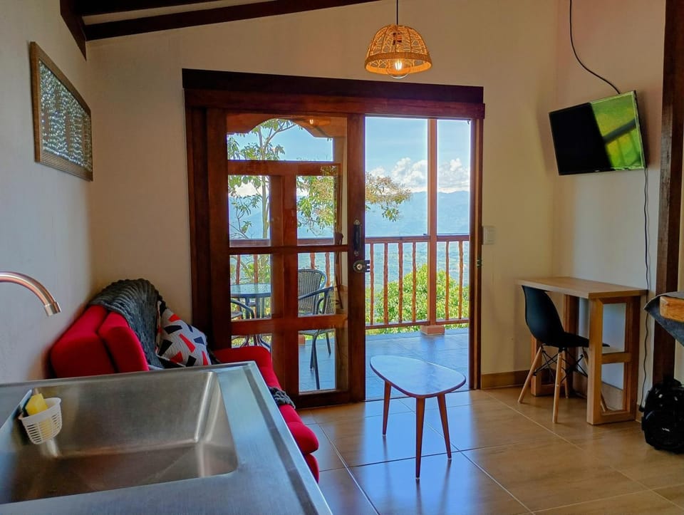 Country cabin with panoramic of the montains Támesis - cabaña refugio entre nubes Cabin in Caldas, Colombia