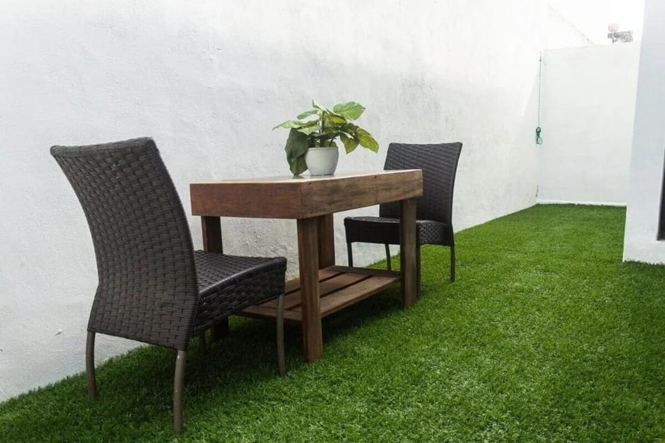 Patio, Day, Garden, Seating area