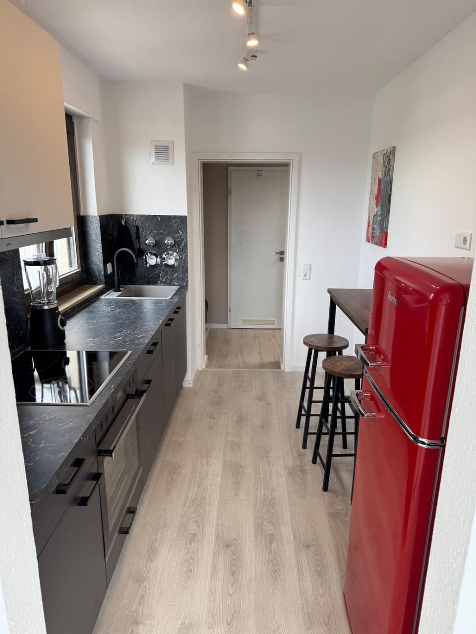 Kitchen or kitchenette, Dining area, dishwasher, oven, stove