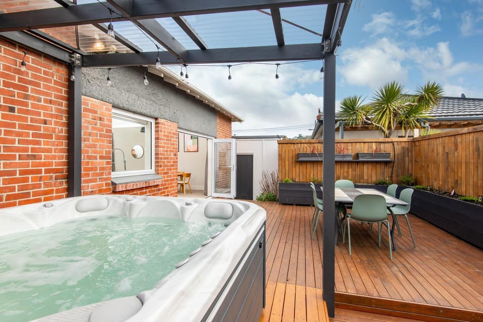 Patio, Hot Tub, Hot Tub, Spa and wellness centre/facilities