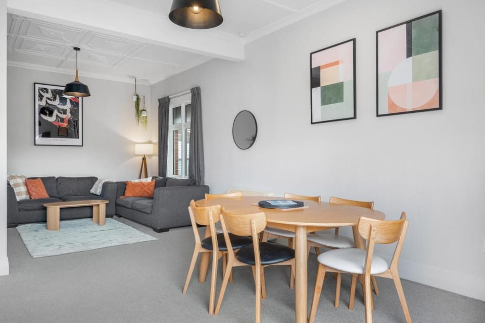 Beautiful Beach Retreat - 3 minutes from the beach House in Dunedin