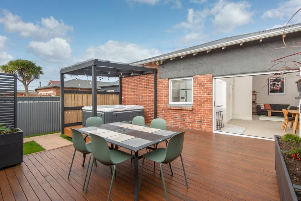Property building, Balcony/Terrace