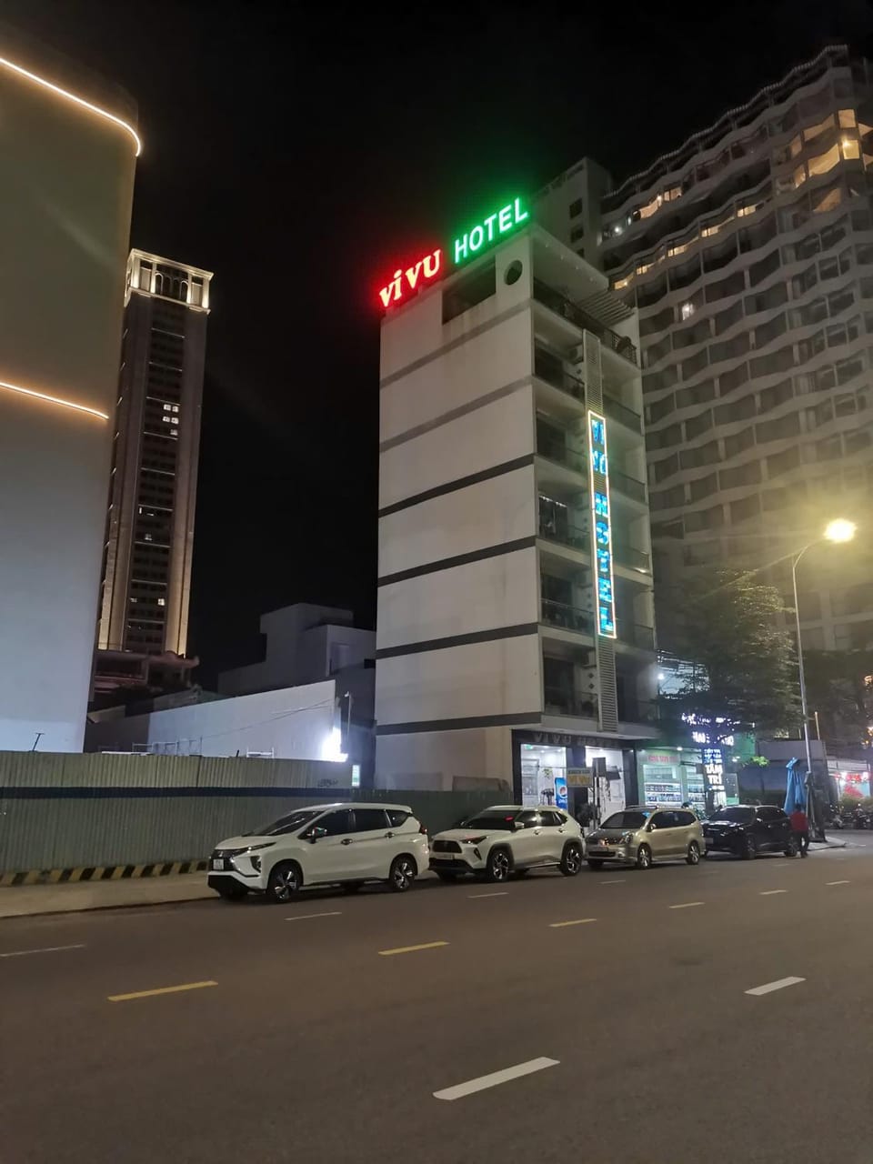 Property building, Night, City view, Location, Parking