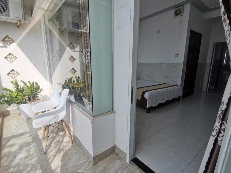Patio, Bed, View (from property/room), Balcony/Terrace, Living room, Photo of the whole room, Seating area, Dining area, Bedroom, air conditioner